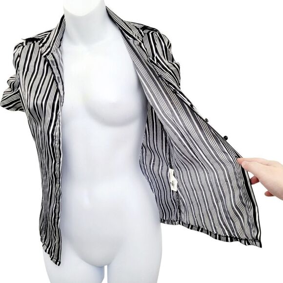 2/$20 Urban Behavior Silver & Black Buttons Down Shirt Top Size: XS - Picture 4 of 9